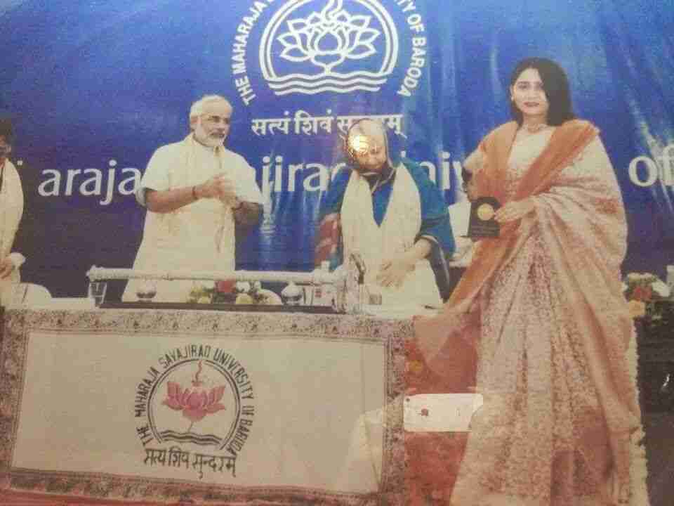 Expert IELTS Persoanl Coaching - Rupal Jain's with Modiji being awarded for gold medal in 2005